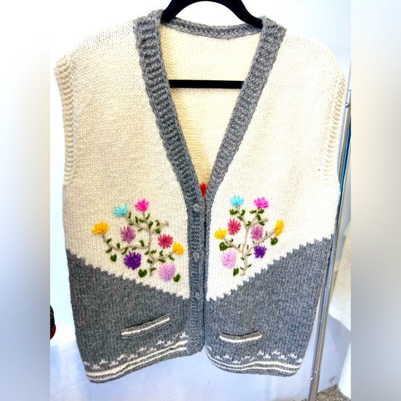 Sweaters - Vintage Vest